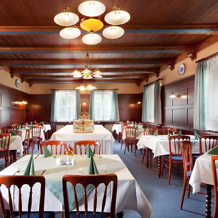 Hotel Jestřabí 3*