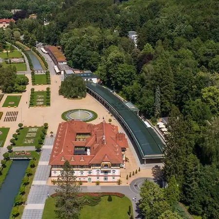 Hotel Jestřabí